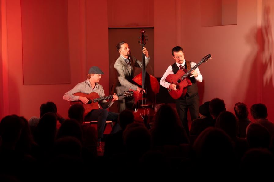 2024-10-25 Diknu Schneeberger Trio